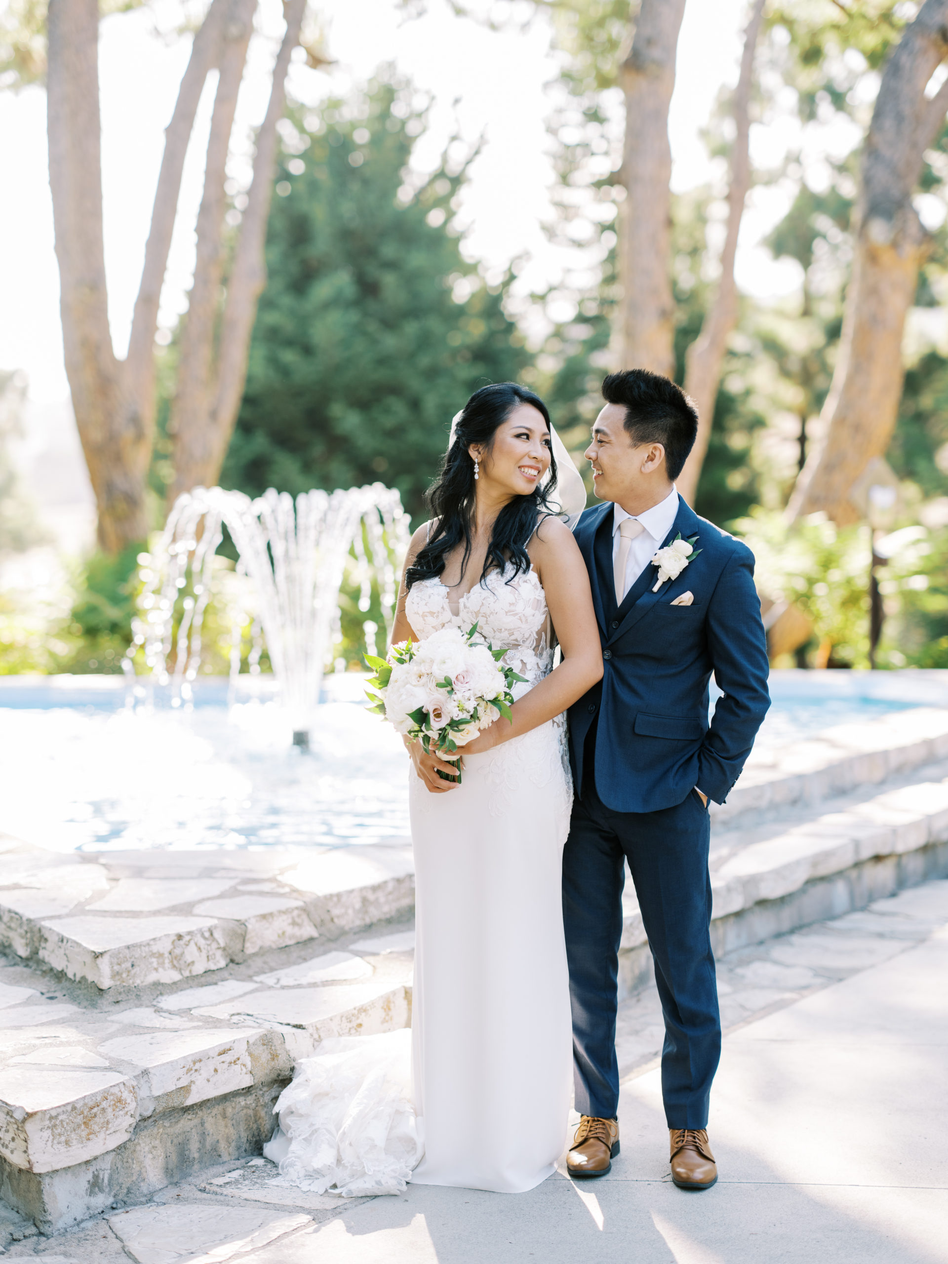 Top Rancho Palos Verdes Wedding Photographer - Wayfarers Chapel Fountain