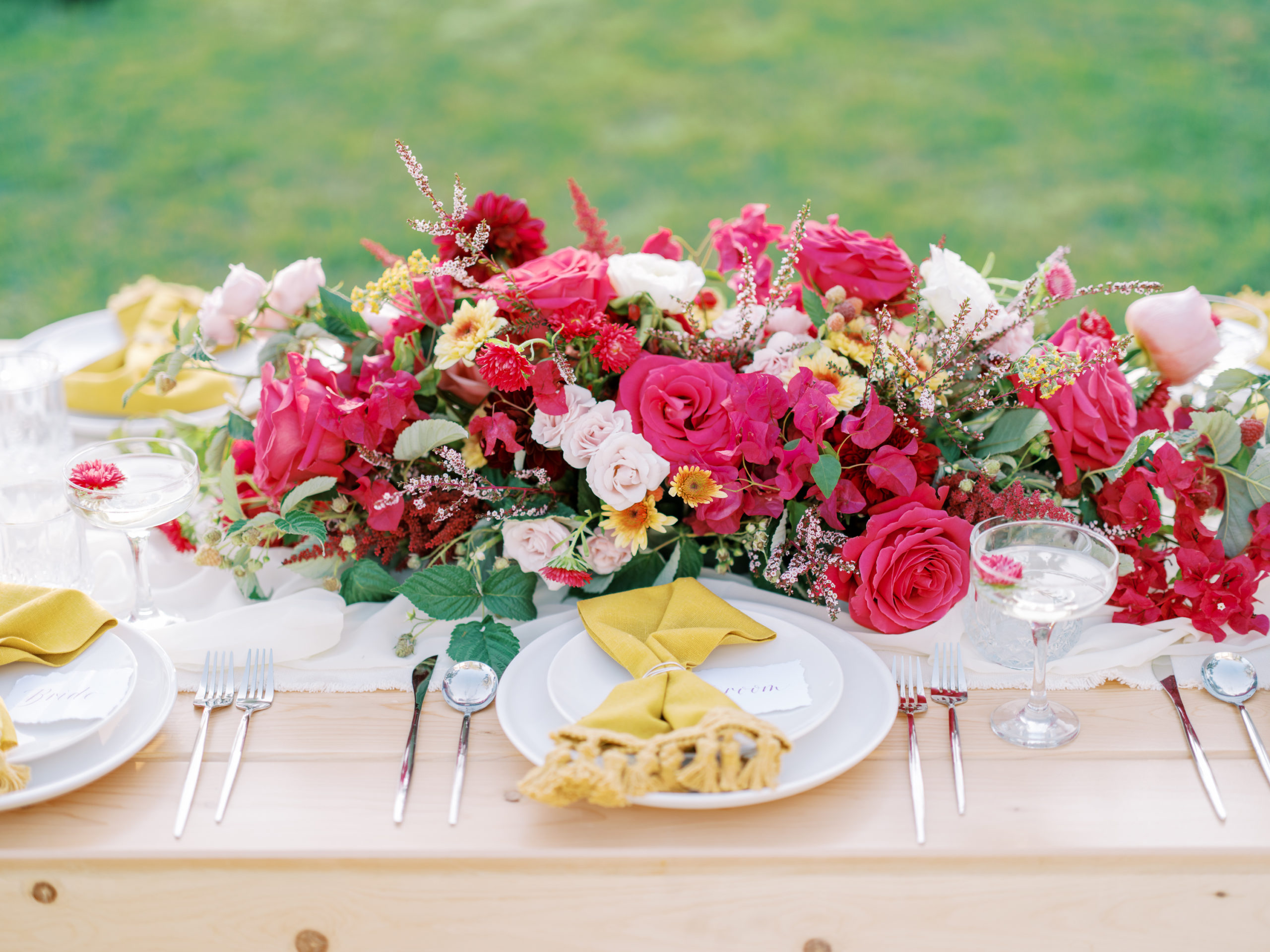 2021 rancho valencia wedding by san diego photographer mirelle carmichael flower centerpiece
