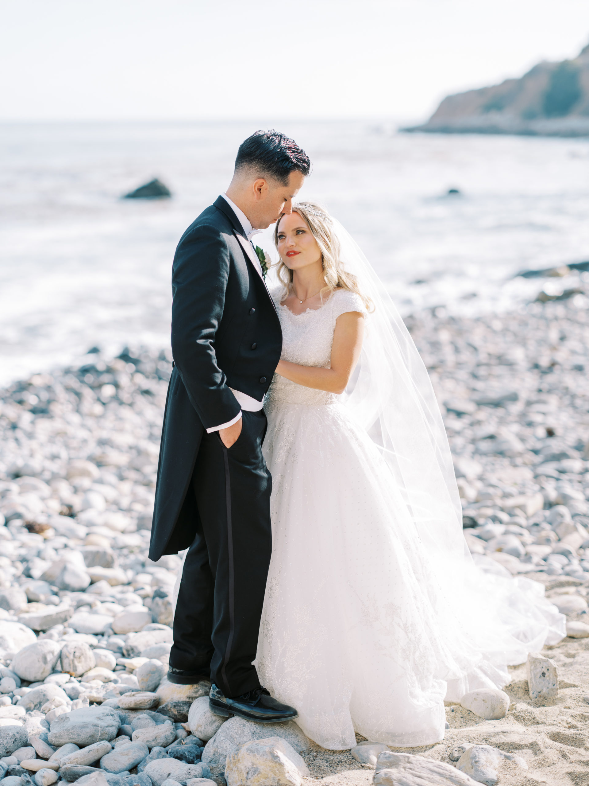 Terranea wedding bride and groom at beach