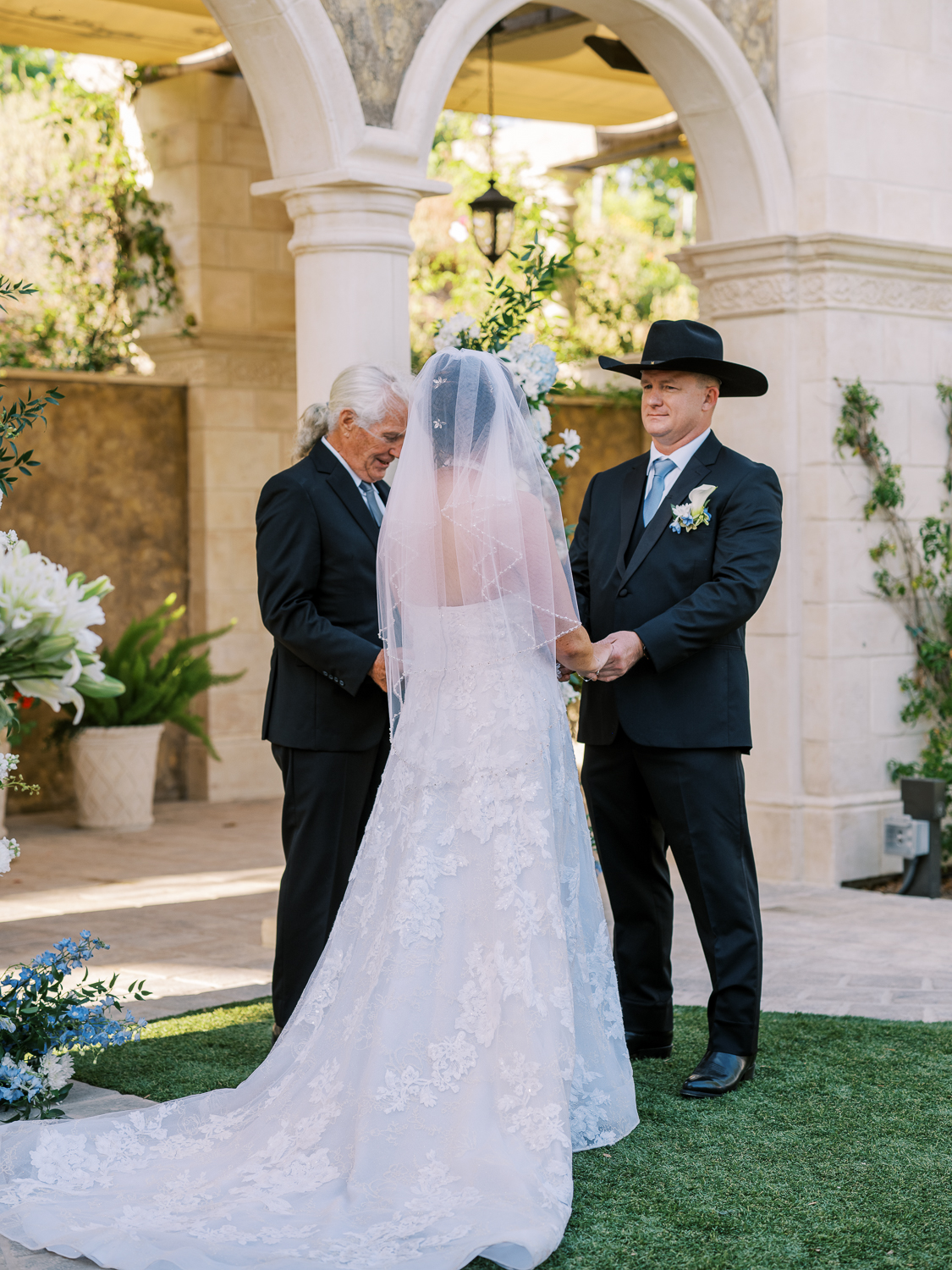 Temecula spring wedding at a winery
