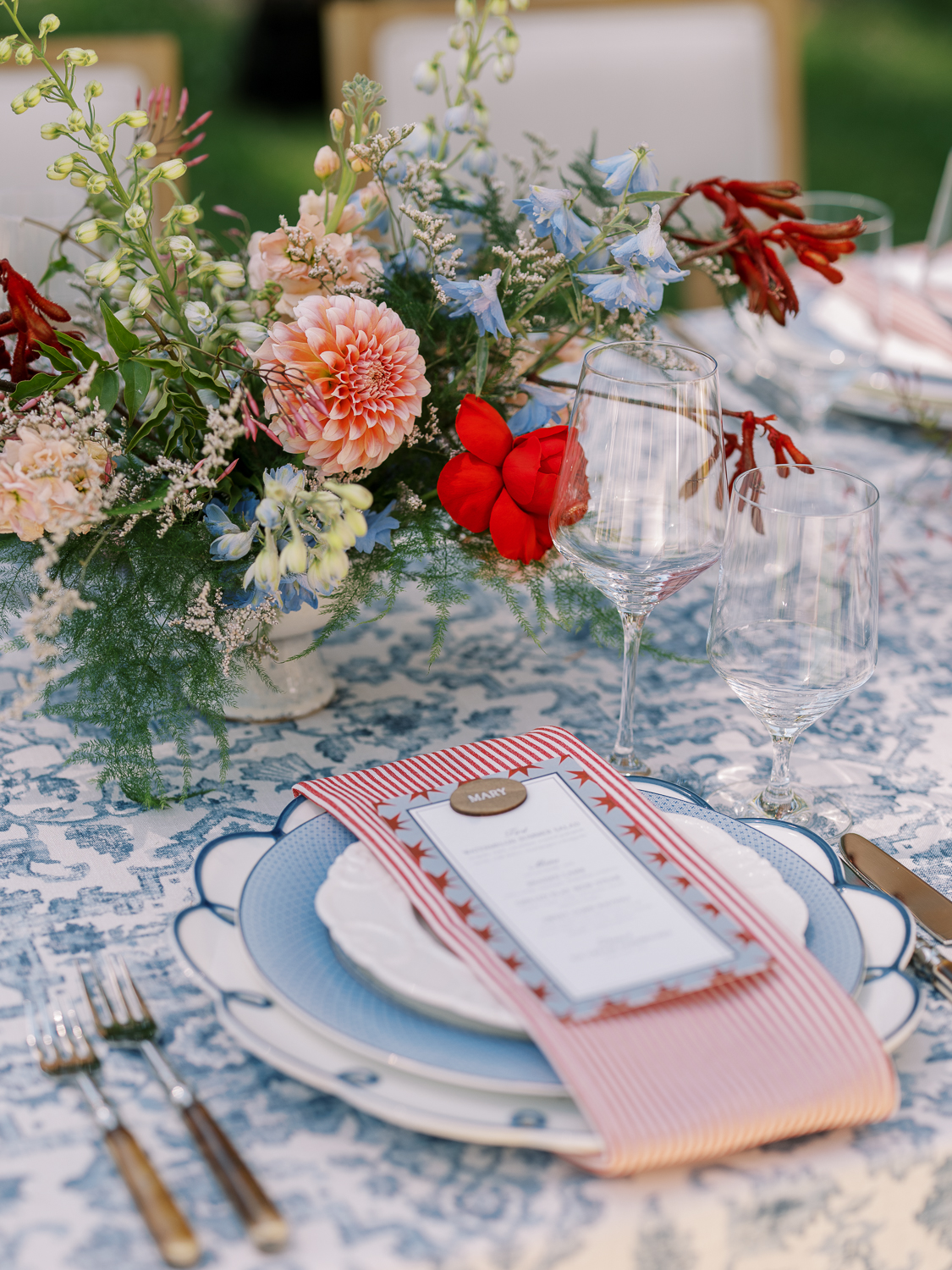 Americana Themed wedding place setting and flowers
