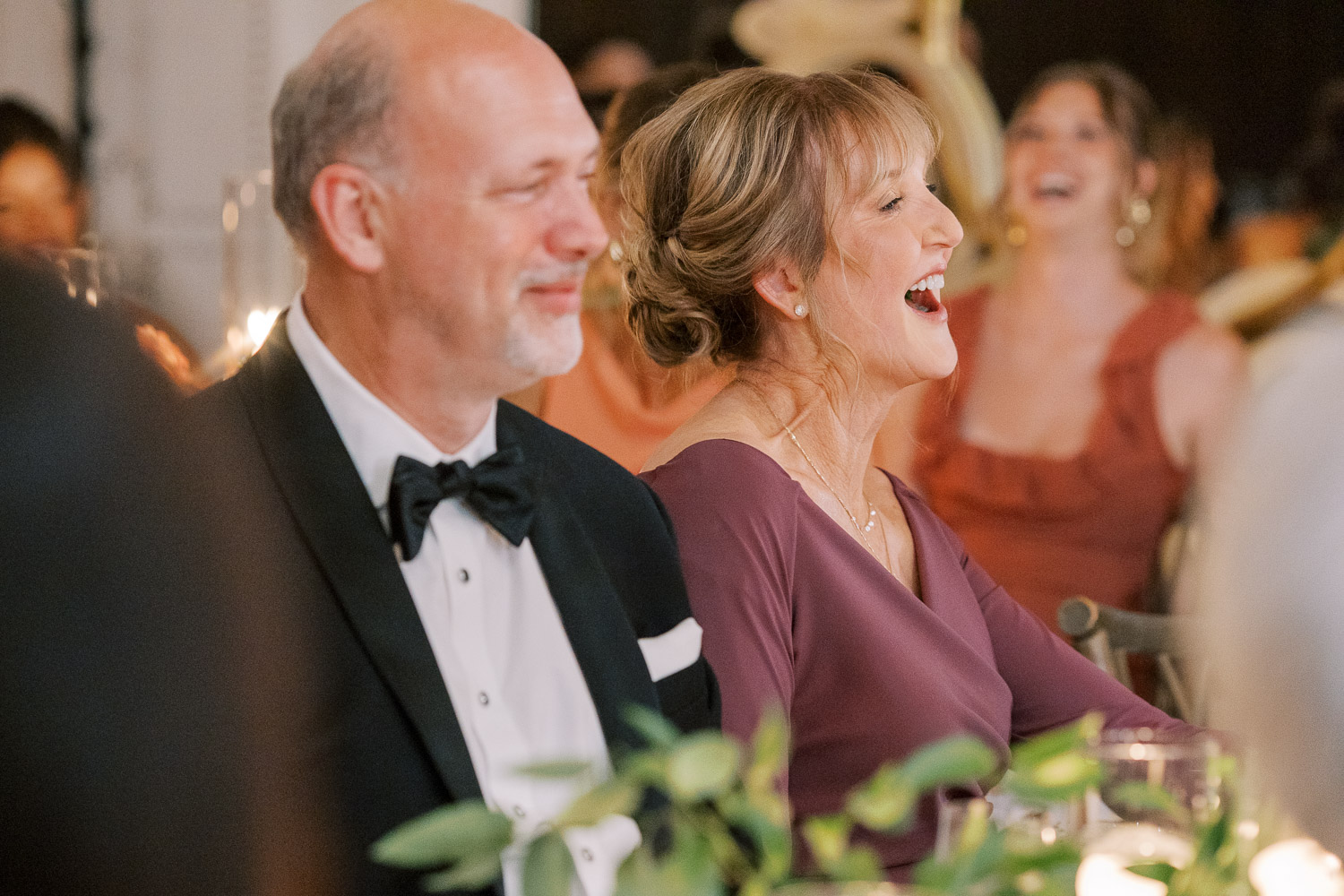 bride's mother laughs during rancho valencia wedding